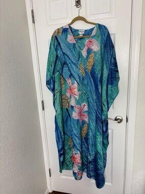 Stunning Vintage Beach Blue-Green Floral Caftan with Pink Hibiscus by Winlar